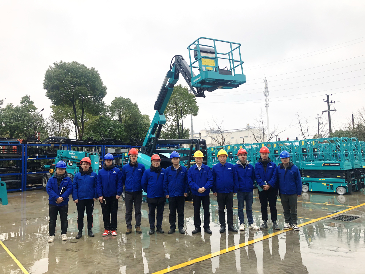 勇闯蓝海！！122cc太阳成智能两款臂式高空作业平台正式“出道”