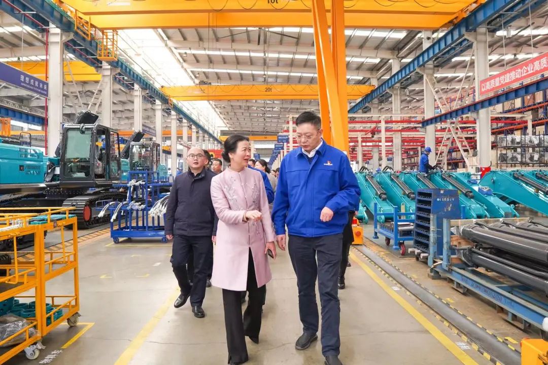 长沙市总工会、、、长沙经开区总工会一行调研122cc太阳成智能