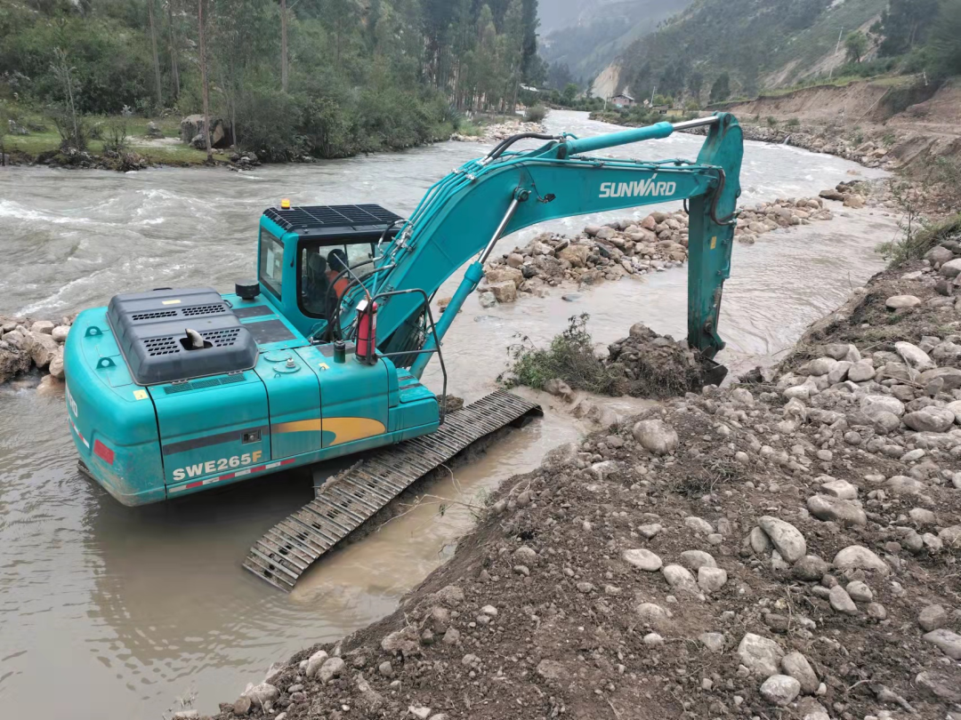 挑战天下第二高山脉！122cc太阳成智能装备助力秘鲁安第斯国家公路项目建设