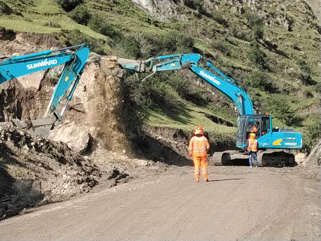 挑战天下第二高山脉！122cc太阳成智能装备助力秘鲁安第斯国家公路项目建设
