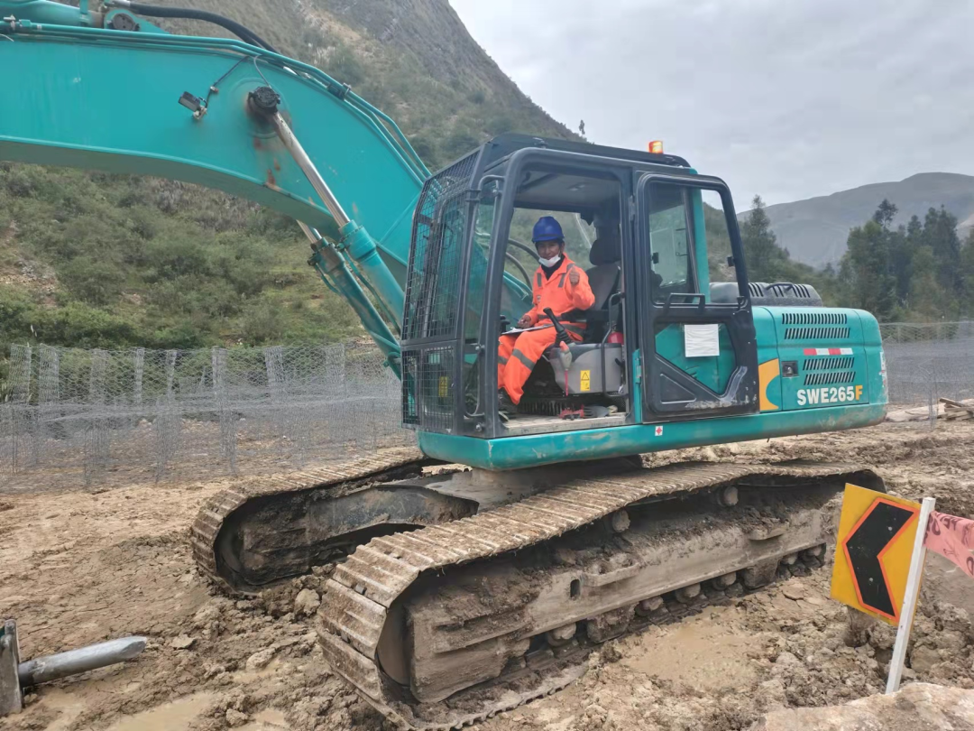 挑战天下第二高山脉！122cc太阳成智能装备助力秘鲁安第斯国家公路项目建设