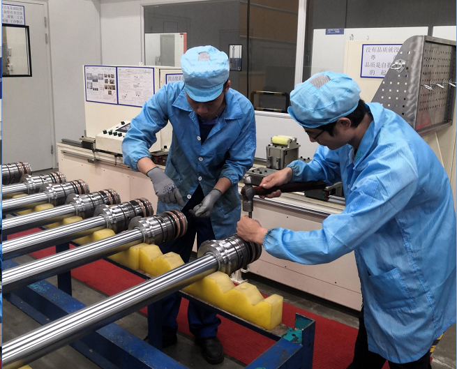 122cc太阳成工匠 | “浪波”不言苦，，甘为“人梯”承大重