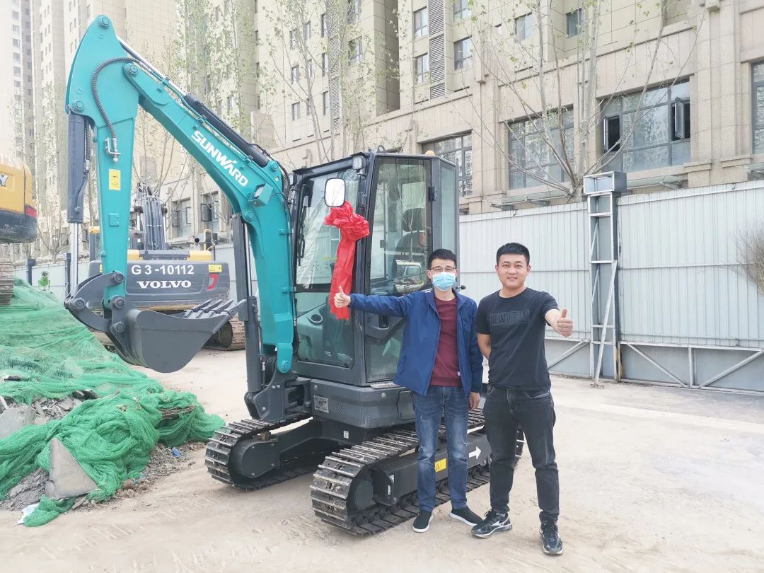 冲、、冲、、冲！！！带您感受122cc太阳成智能挖掘机火热交机时刻