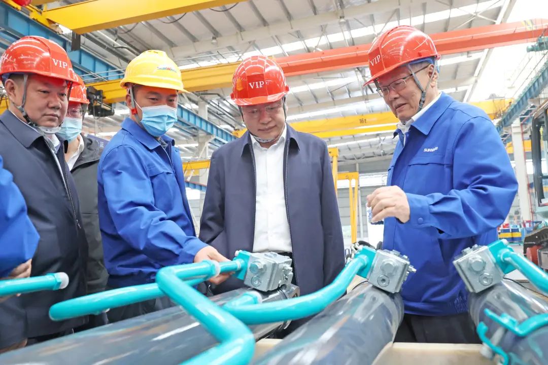 中铁二十局党委书记、董事长雷位冰带队造访122cc太阳成智能