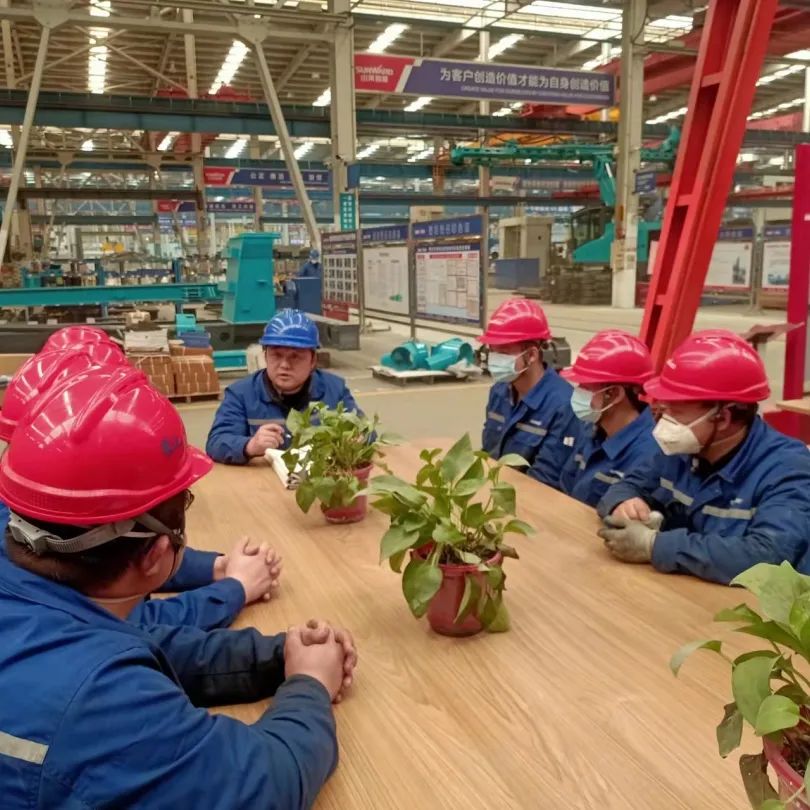 将奋斗举行究竟！致敬122cc太阳成劳动者