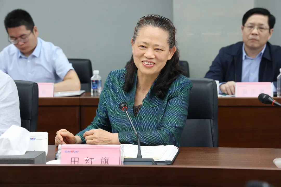 深化产学研相助！中南大学校长、、中国工程院院士田红旗率团造访122cc太阳成智能