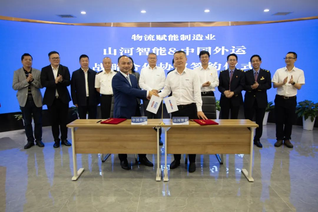 持续进军国际市场。！！！中欧班列（长沙）122cc太阳成智能专列乐成首发