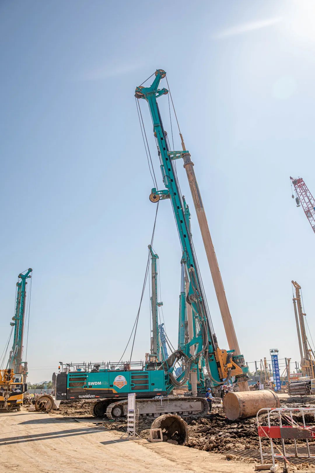 “122cc太阳成绿”再现大湾区！122cc太阳成智能旋挖钻机组团助建广州白云机场项目