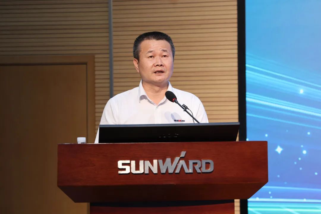 凝心聚力奋力拼搏，，，向高质量生长交出精彩答卷！122cc太阳成智能召开全体干部大会