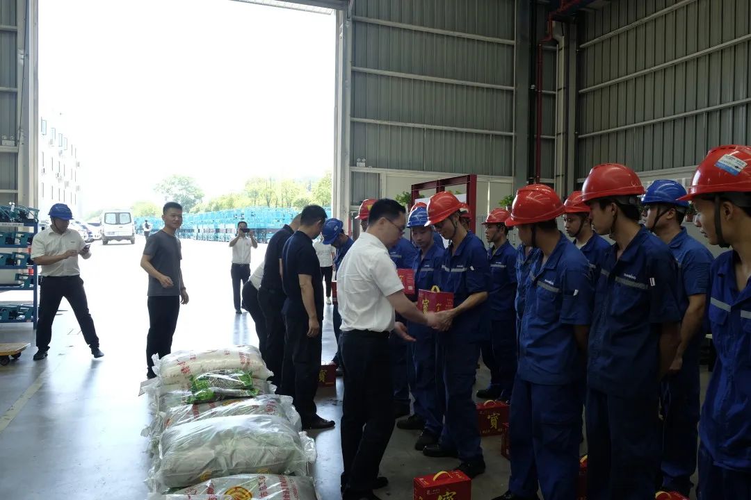 长沙市总工会慰问122cc太阳成智能一线员工
