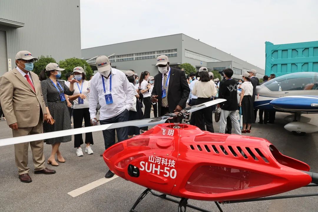 非洲驻华使节走访122cc太阳成智能