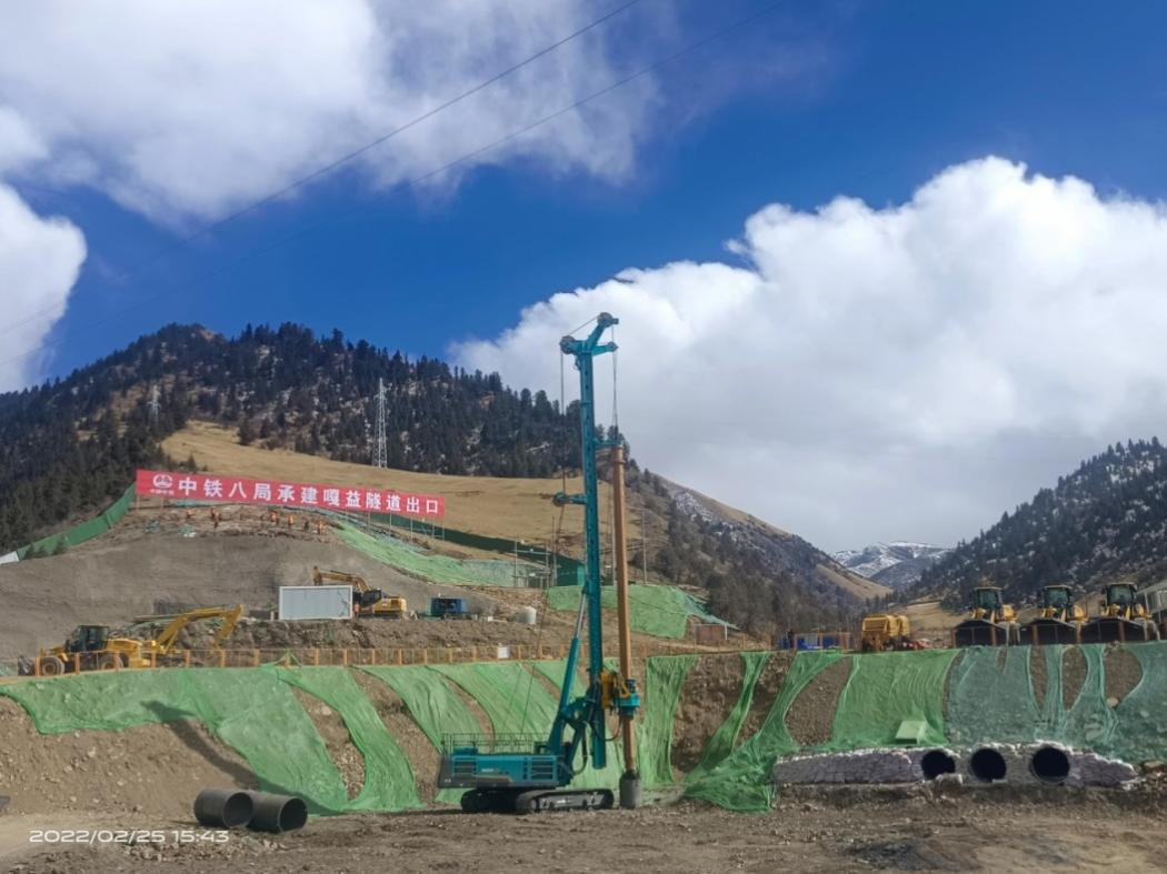 决战“天下之巅”！122cc太阳成智能旋挖钻机实力助建川藏铁路