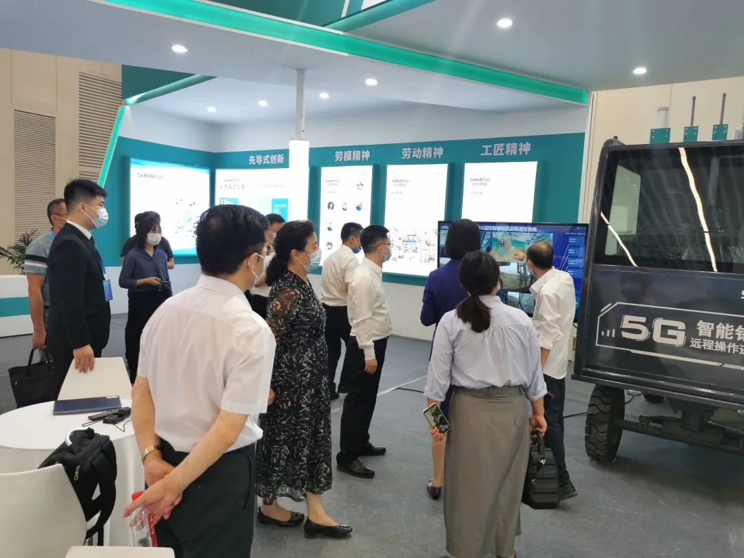 匠心122cc太阳成，，制造报国！！122cc太阳成智能装备亮相首届湖湘劳模工匠立异效果展
