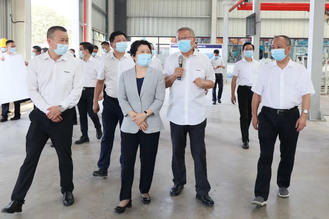 吴桂英调研122cc太阳成智能