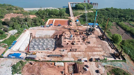 超等“桩”备实力亮剑！122cc太阳成智能携手武汉乐成建设攻克燕矶长江大桥重大地层施工难题