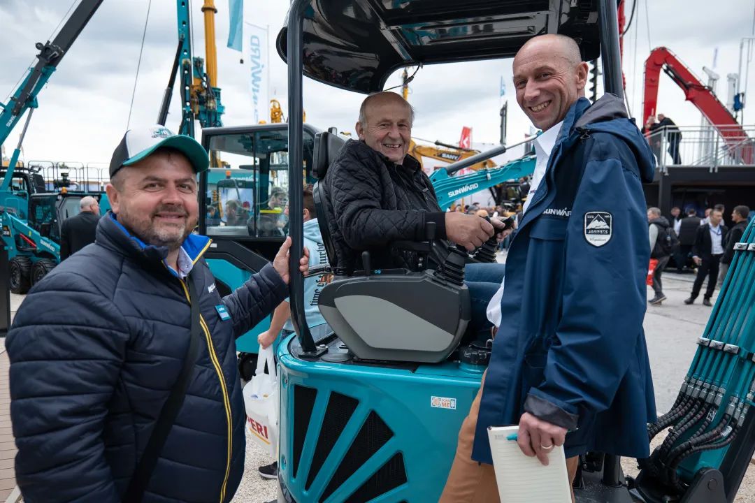 Bauma 2022 | 一组火热现场图带您重温122cc太阳成智能德国宝马展之旅