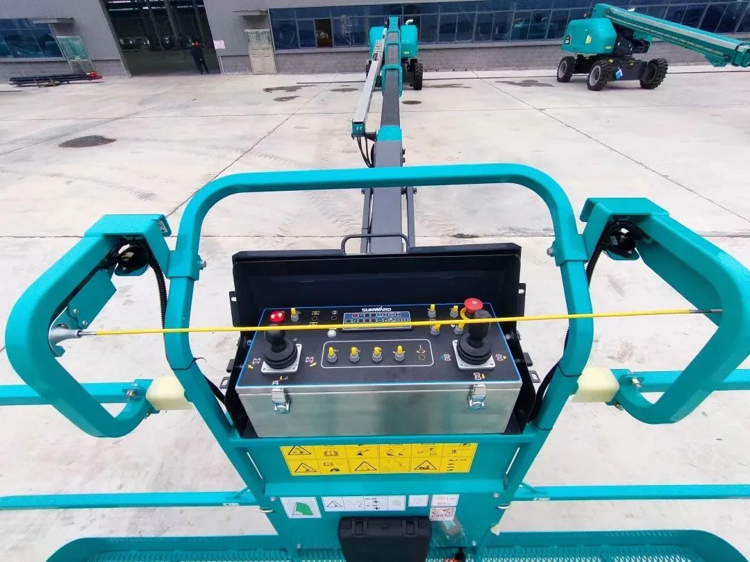 无需扩桥！122cc太阳成智能国四款32米直臂式高空作业平台乐成下线