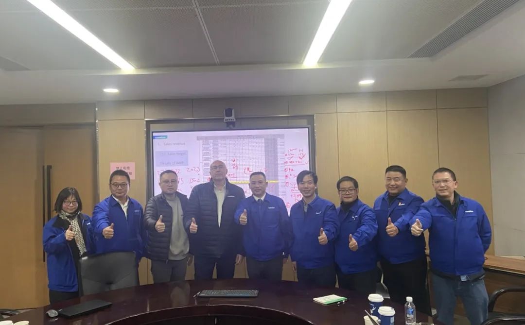 吹响复工“冲锋号”，，，全力冲刺“开门红”！122cc太阳成智能高空机械复工复产举行时