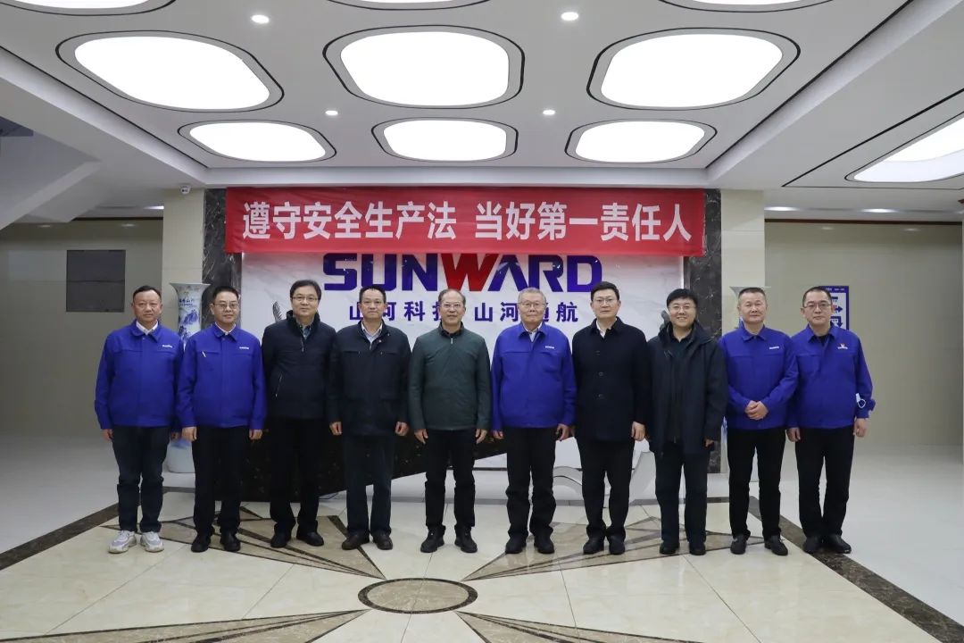 广州市国资委主任陈德俊考察122cc太阳成智能航空工业基地