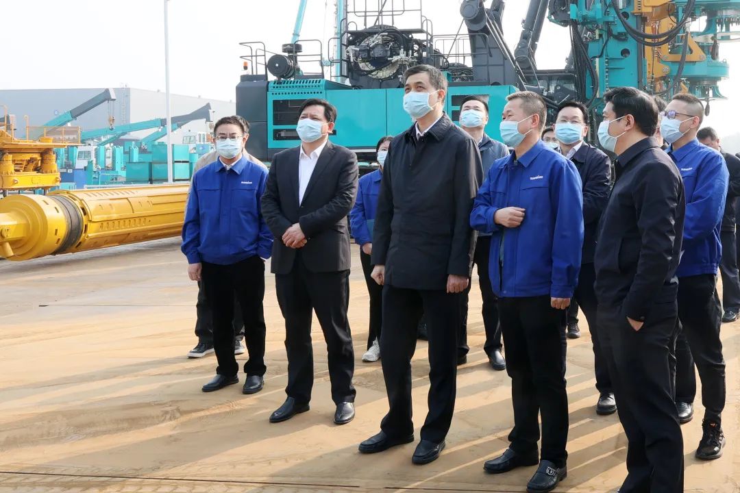 湖南省副省长周海兵调研122cc太阳成智能