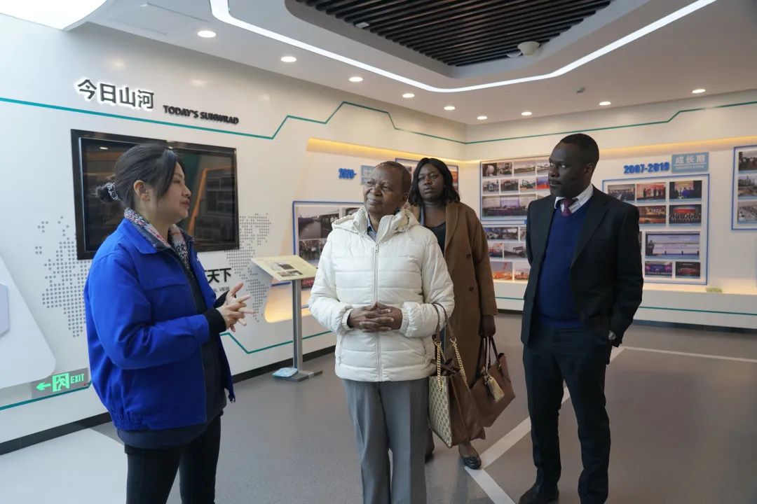 乌干达驻华大使到访122cc太阳成智能