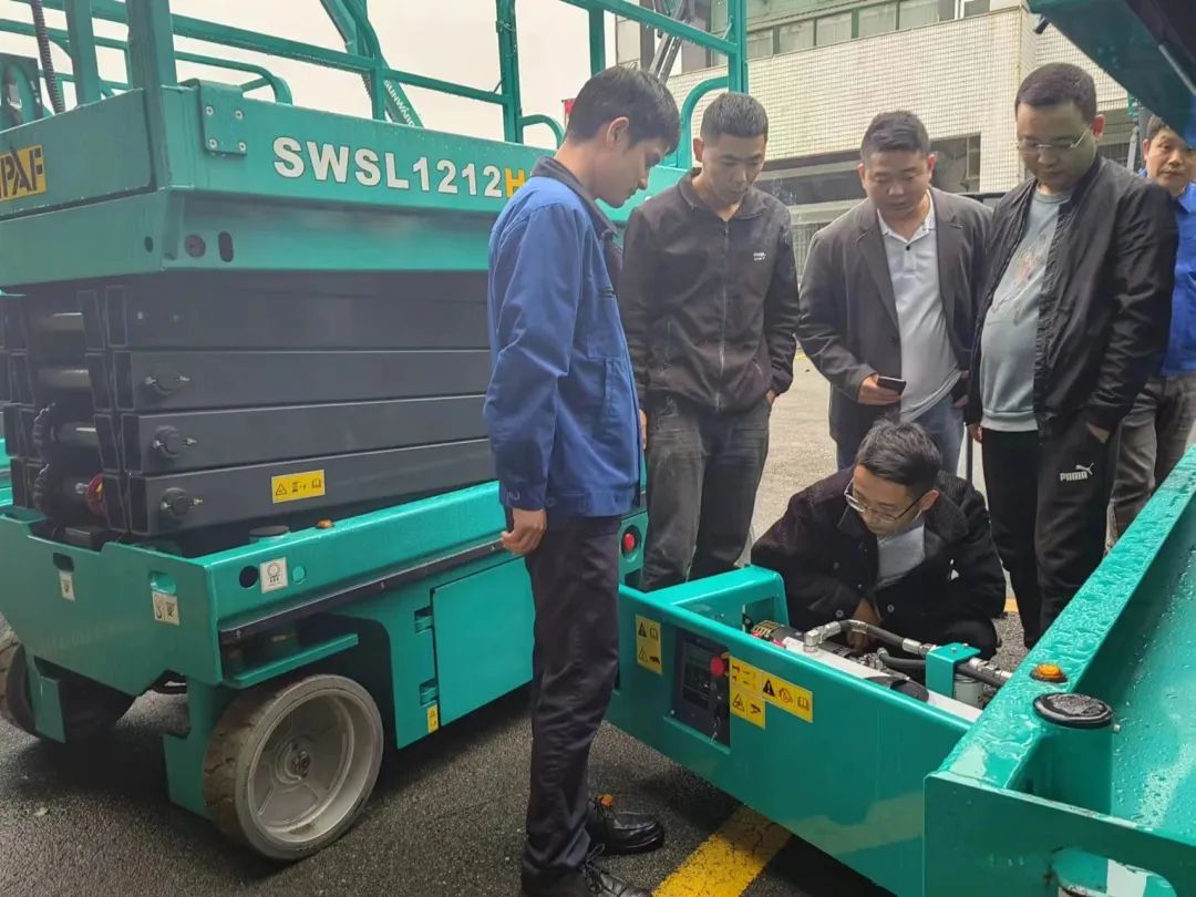 立异引领，，，岑岭相见！122cc太阳成智能高空机械产品推介会走进粤港澳大湾区