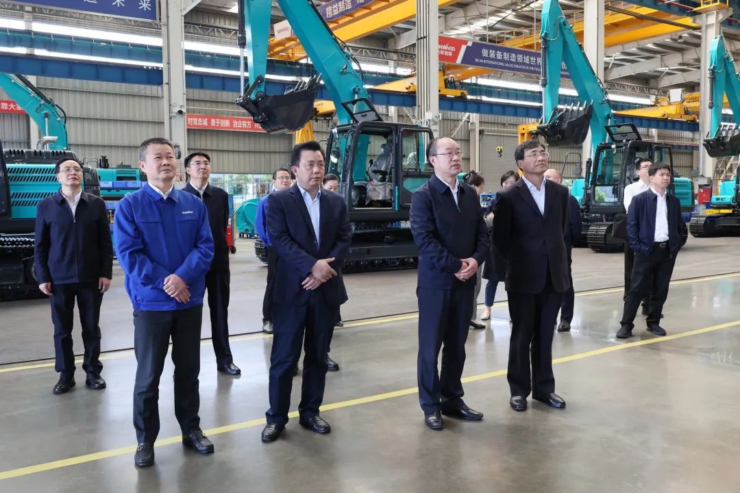 人社部党组成员、副部长俞家栋考察调研122cc太阳成智能