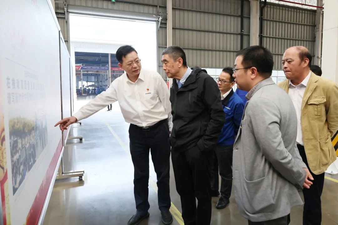 中国机械工业联合会会长徐念沙调研122cc太阳成智能