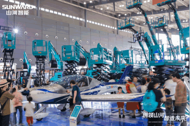 闪灼2023 CICEE！！看122cc太阳成智能“明星产品”有多“炫”