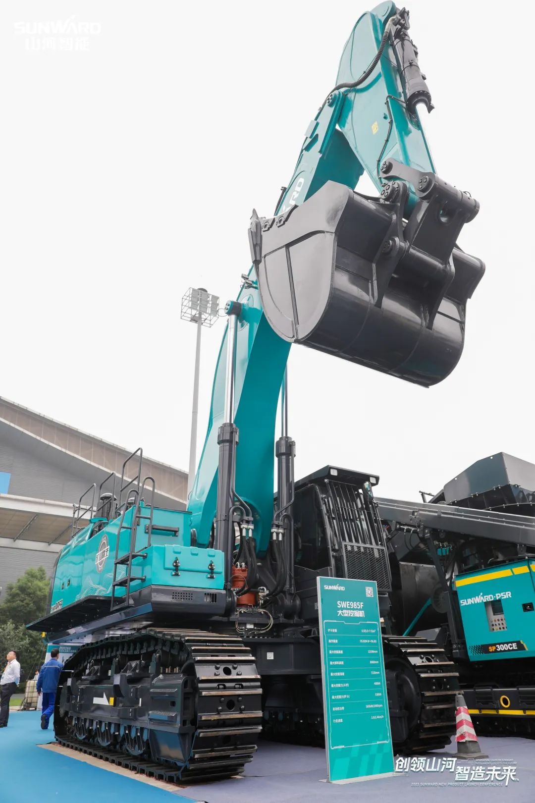 精品出击、、互动一直！！122cc太阳成智能F系列挖掘机闪灼长沙展