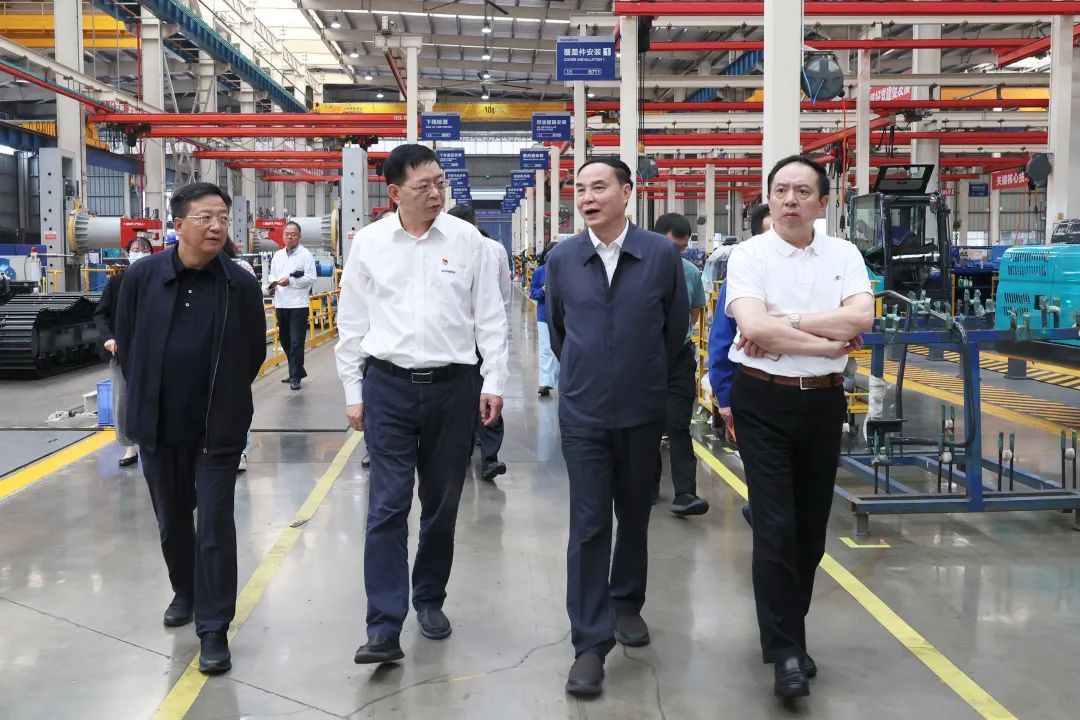 李文荣调研122cc太阳成智能