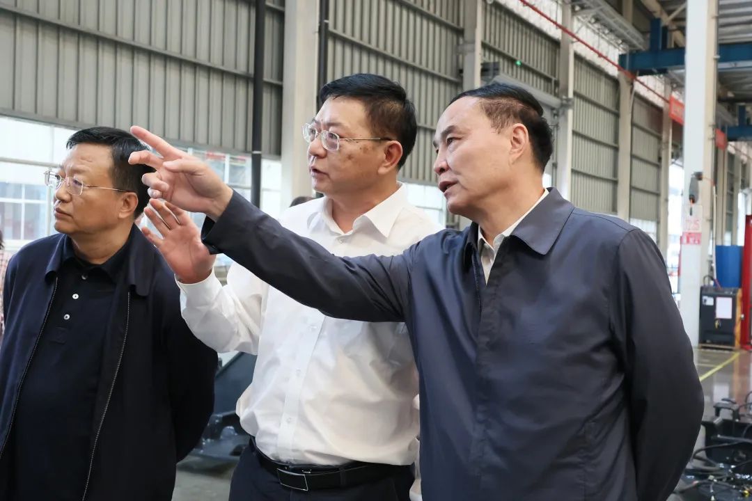 李文荣调研122cc太阳成智能