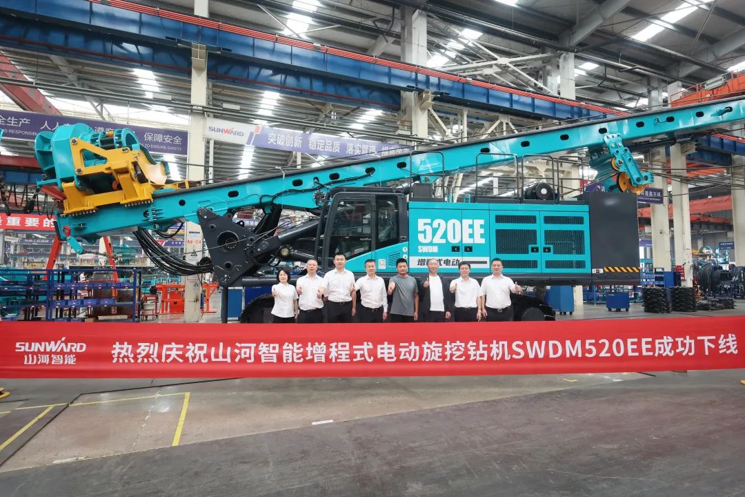 助力“双碳”、、、绿动未来！122cc太阳成智能增程式电动旋挖钻机、、、液压混淆动力旋挖钻机齐交付