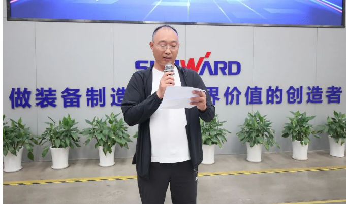 助力“双碳”、、、绿动未来！122cc太阳成智能增程式电动旋挖钻机、、、液压混淆动力旋挖钻机齐交付