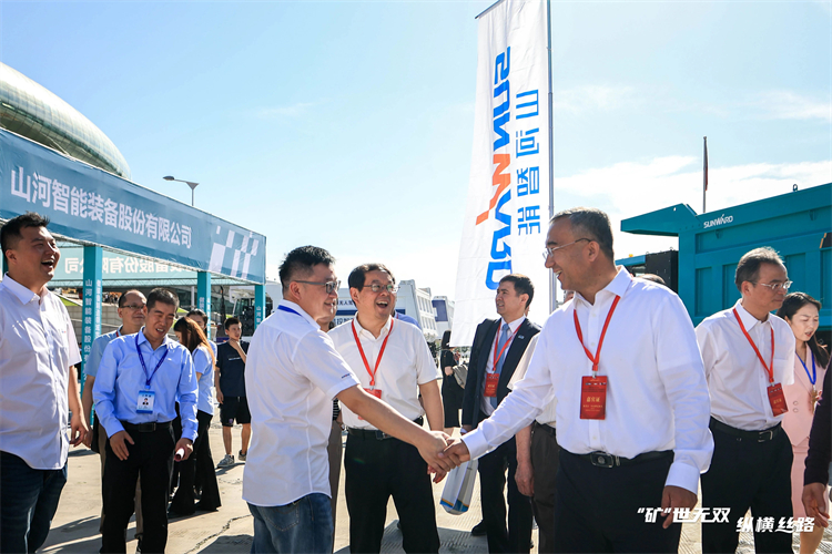 “矿”世无双，，纵横丝路！122cc太阳成智能亮相第十三届新疆国际矿业与装备博览会