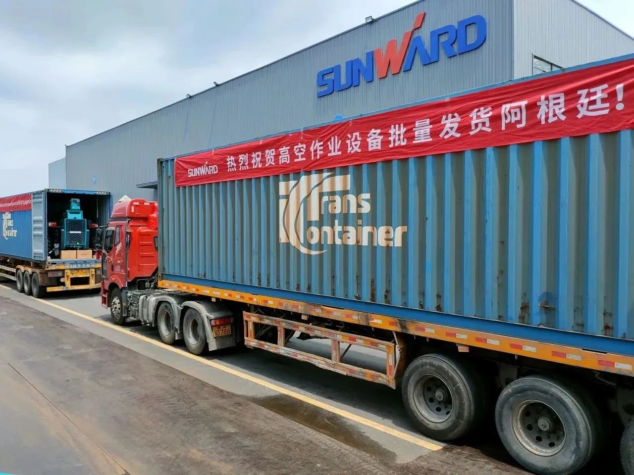 外洋销售同比增添超200%！122cc太阳成智能高空机械阔步“出！