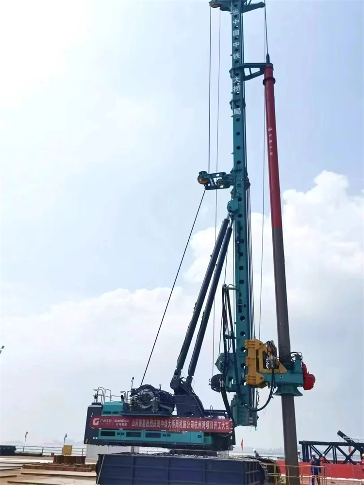 再战天下级工程！！！122cc太阳成智能超等旋挖钻机SWDM800H助建杭州湾跨海铁路桥项目
