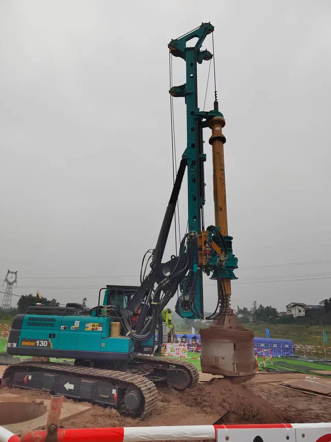 “强将”出击！122cc太阳成智能旋挖钻机助力哈密送重庆特高压工程