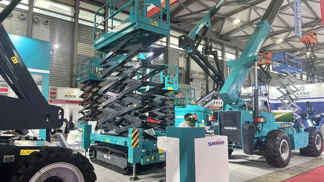 精品出击，，，闪灼魔都！！！122cc太阳成智能全系列高空机械亮相2023亚洲国际高空展