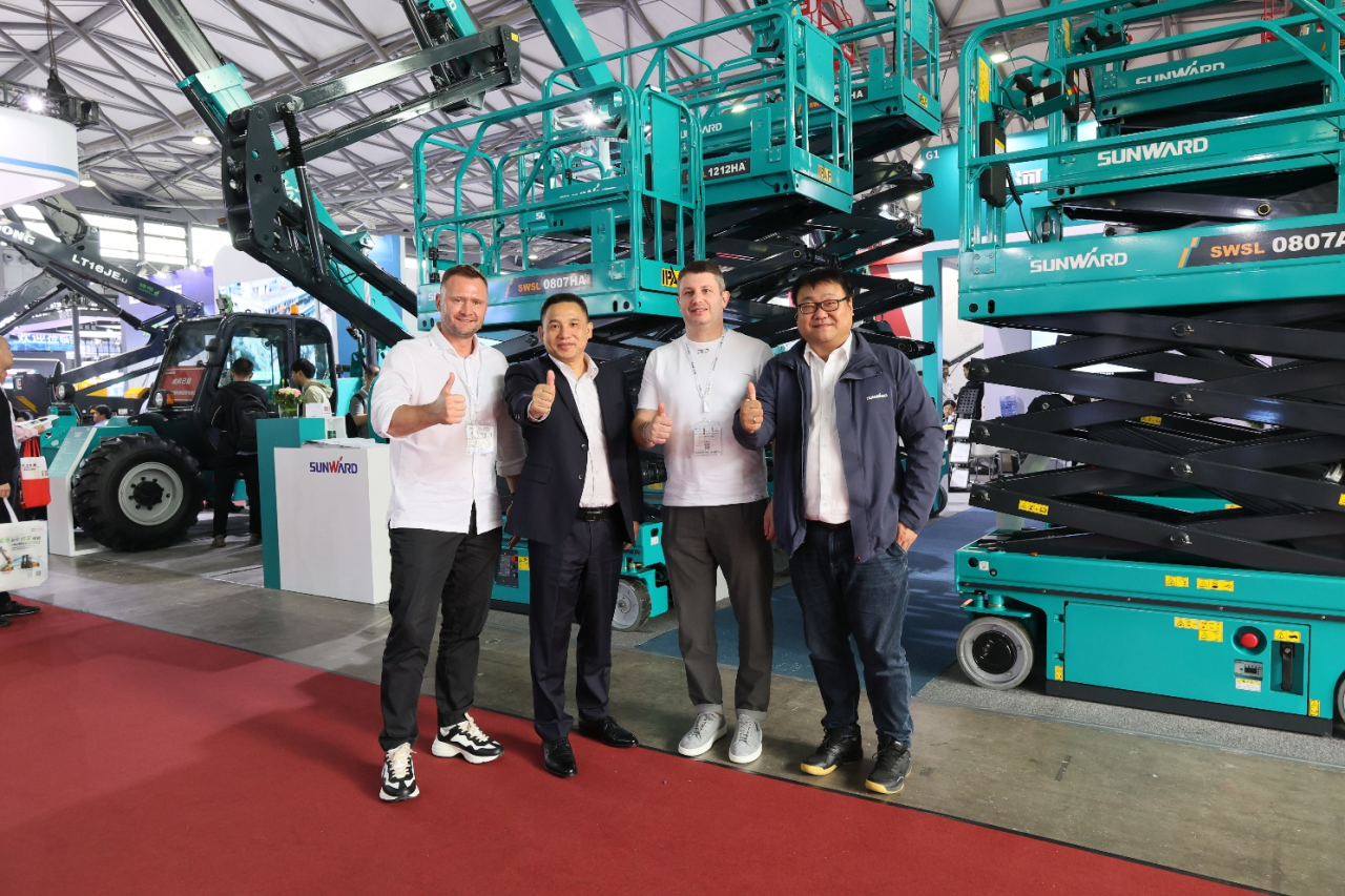 精品出击，，，闪灼魔都！！！122cc太阳成智能全系列高空机械亮相2023亚洲国际高空展