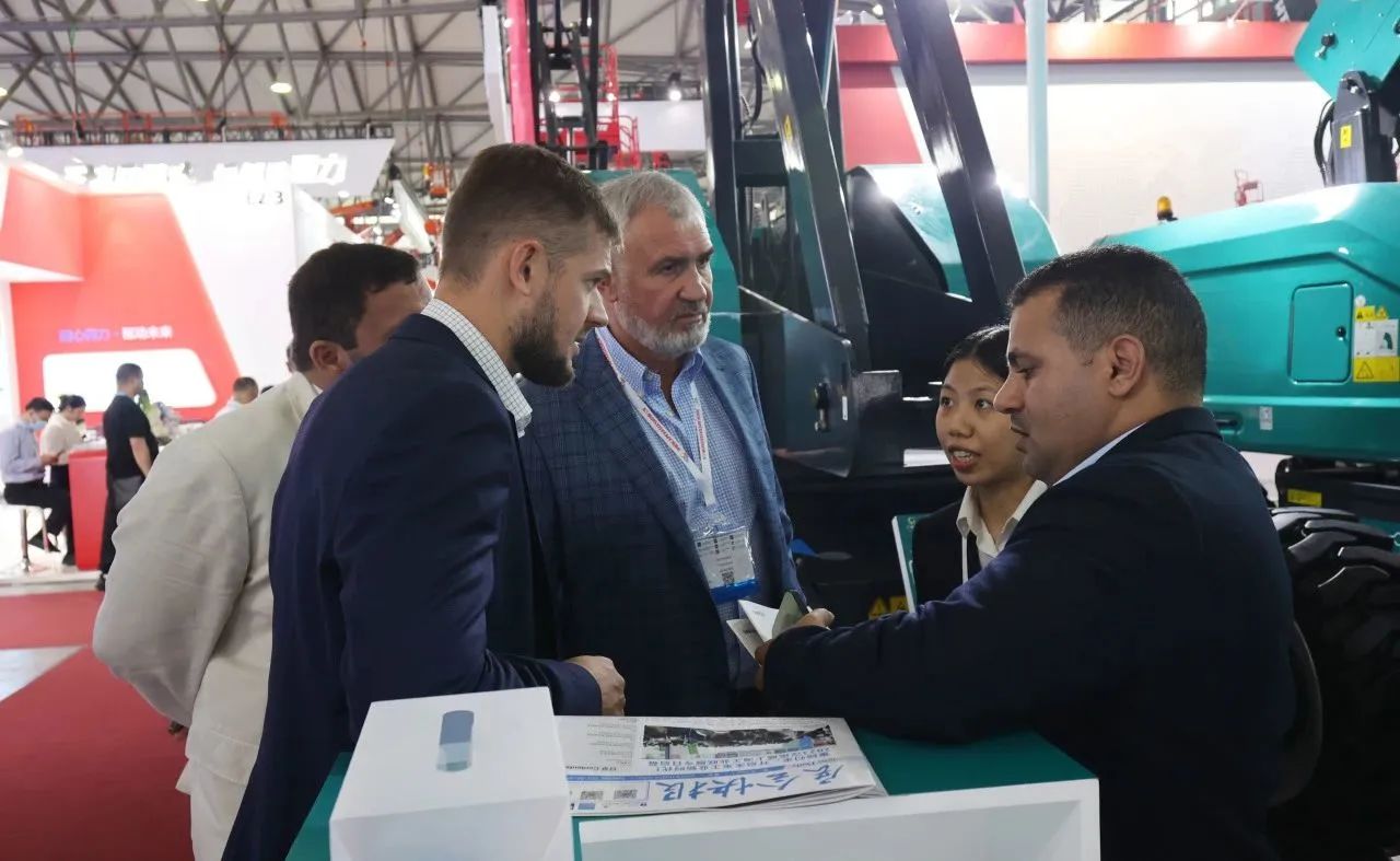 精品出击，，，闪灼魔都！！！122cc太阳成智能全系列高空机械亮相2023亚洲国际高空展