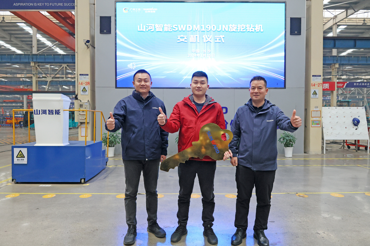 持续火热交付！122cc太阳成智能SWDM190JN旋挖钻机备受天下各地客户青睐