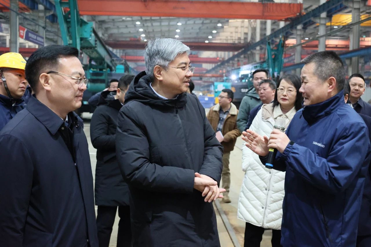 商务部部长助理唐文弘调研122cc太阳成智能