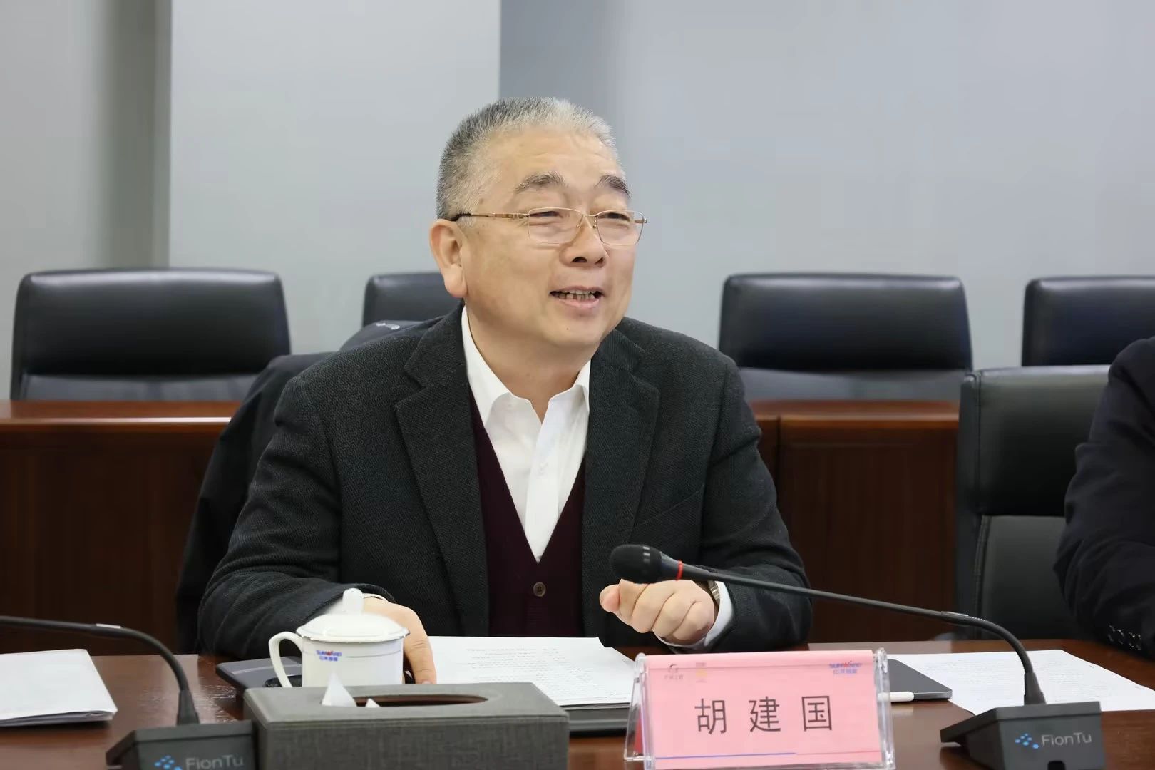 新思绪、、新领域、、新相助、、新突破！中铁十二局到访122cc太阳成智能