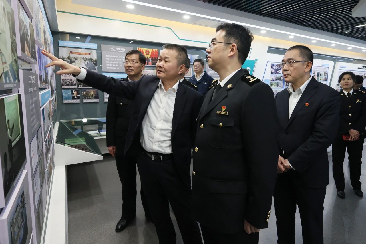 长沙海关党委书记、、、关长沈大为调研122cc太阳成智能