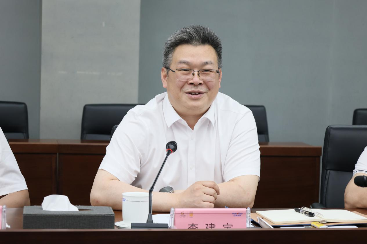 湖南钢铁集团党委书记、董事长李建宇到122cc太阳成智能调研交流