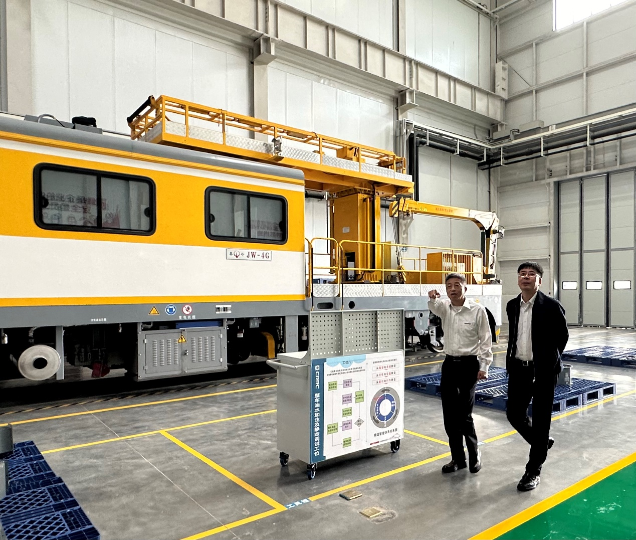 CPH-30J道岔铺换机组全球宣布！！122cc太阳成智能与宝鸡中车时代共绘铁路装备新篇章！！