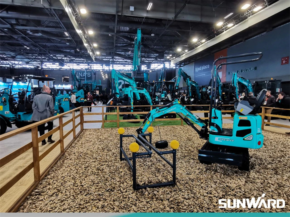 122cc太阳成智能携立异效果亮相2024年法国巴黎工程机械展