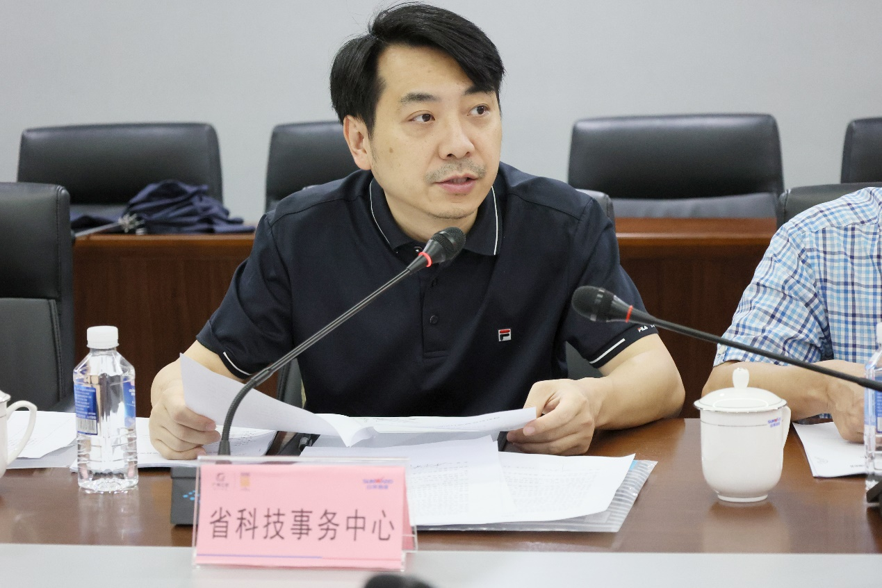 122cc太阳成智能“超大型油气管道绿色成套施工装备”项目顺遂通过验收！！