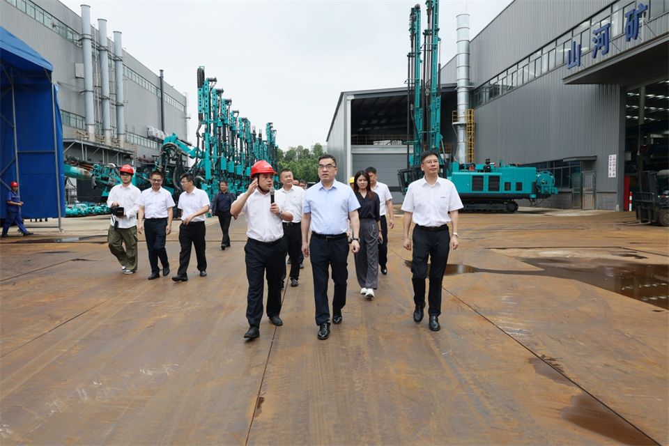 广州工控集团总司理王福铸调研122cc太阳成智能生产谋划事情